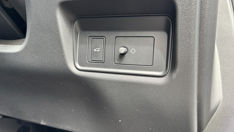 Jaguar E-Pace 2.0 D200 R-Dynamic SE 5dr Auto Diesel Estate